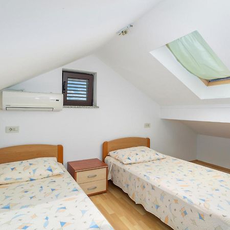 Nice Apartment In Jurandvor With Wifi Екстер'єр фото