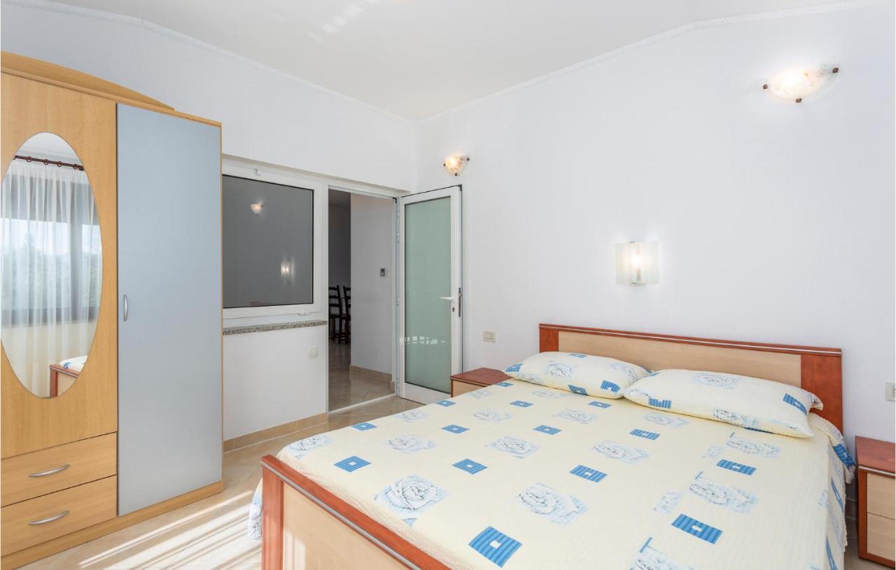 Nice Apartment In Jurandvor With Wifi Екстер'єр фото