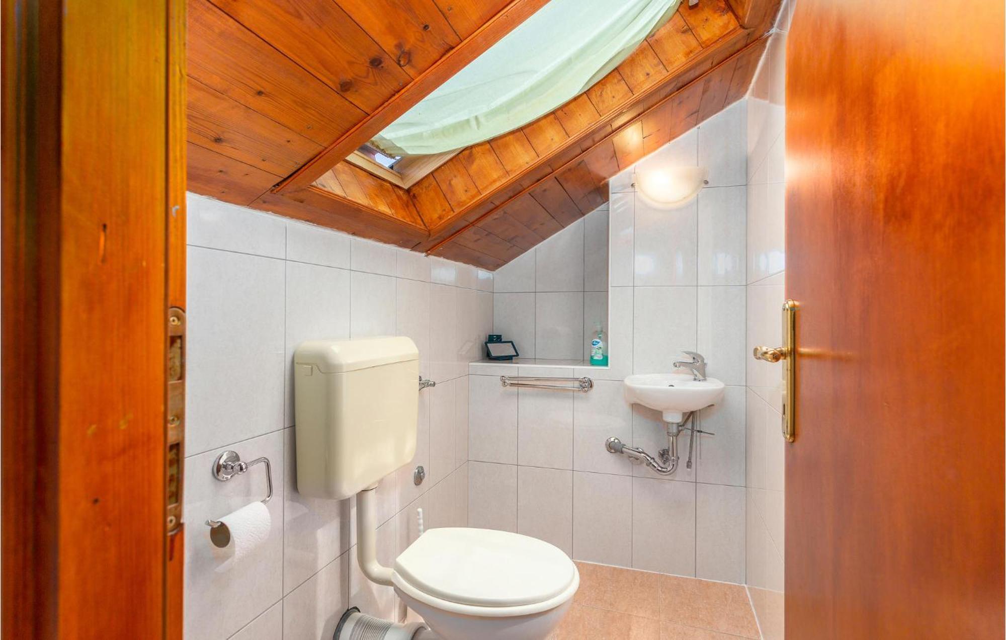 Nice Apartment In Jurandvor With Wifi Екстер'єр фото